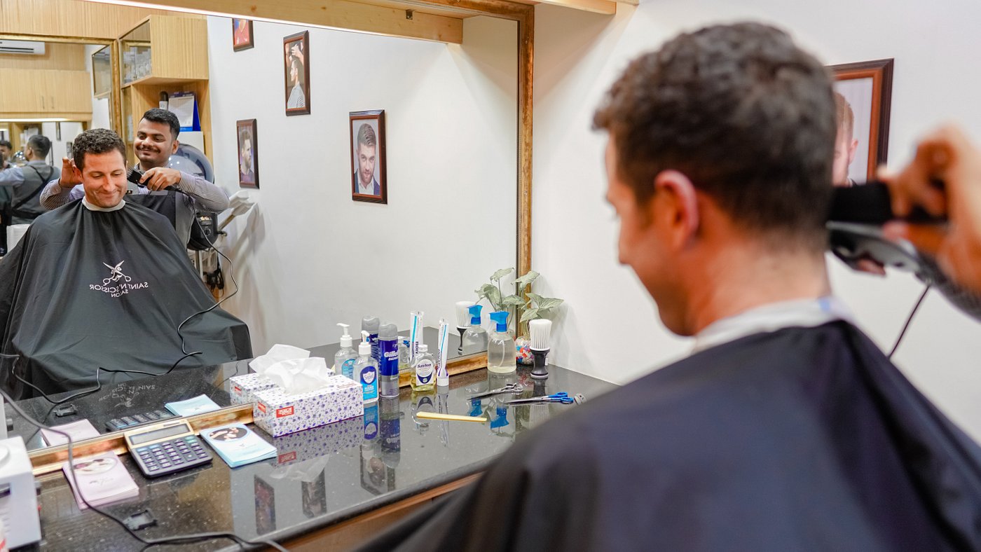 Saint N’ Scissor Saloon